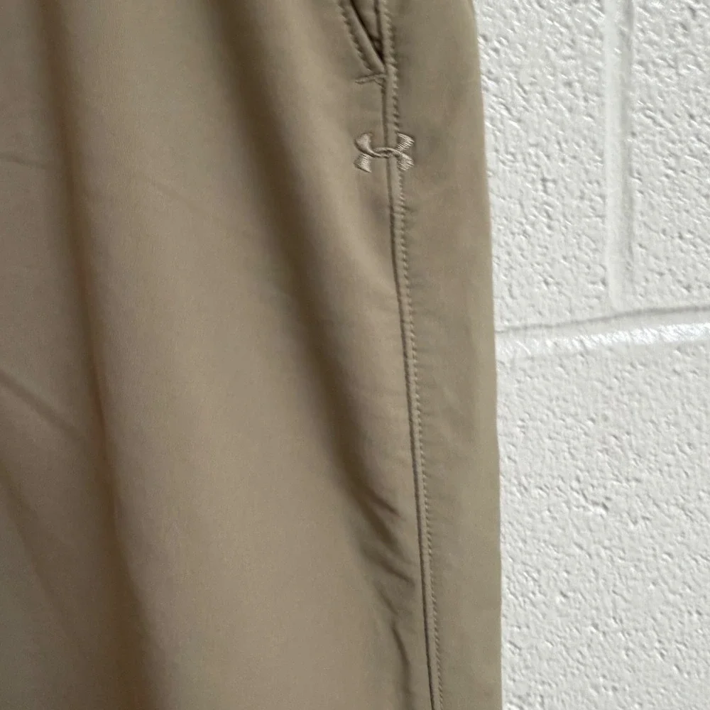 Under Armour Mens Performance Golf Chino Pants 34x32 Khaki Stretch Techwear Gorp